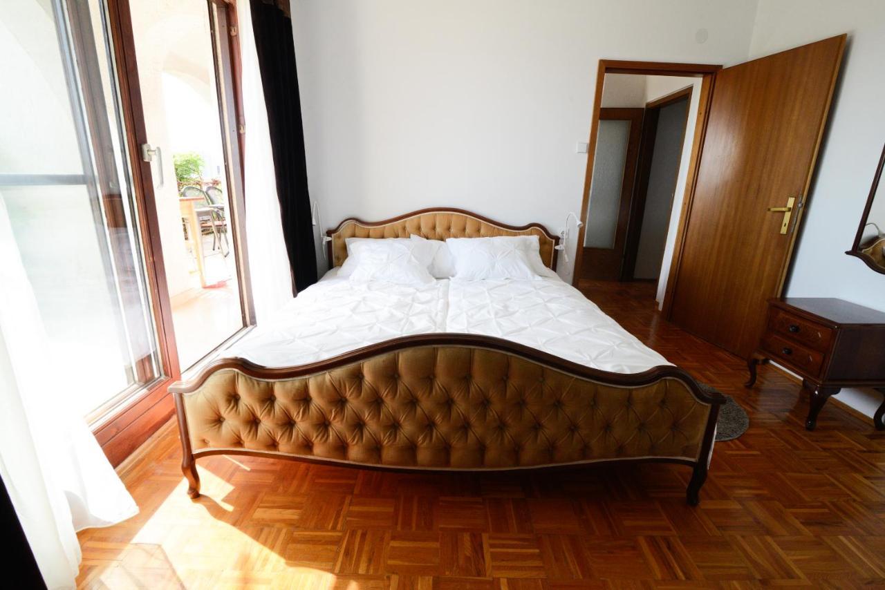 Apartment Glicinija ザダル エクステリア 写真